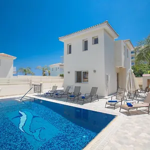 https://villa-gloxinia.protaras-cy-hotels.com